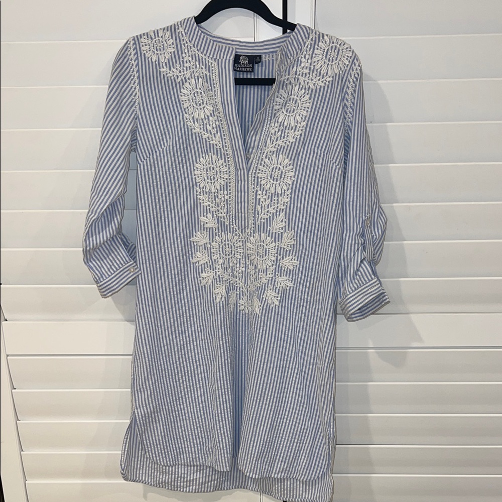 Madison Matthews Blue and White Embroidered Long Sleeve Dress size small